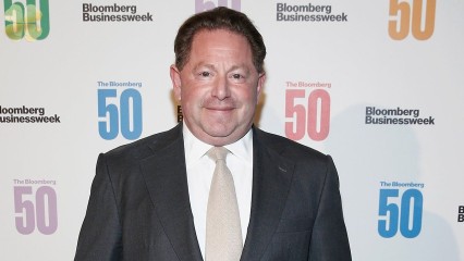 Bobby Kotick sẽ giữ chức CEO của Activision Blizzard đến hết năm 2023